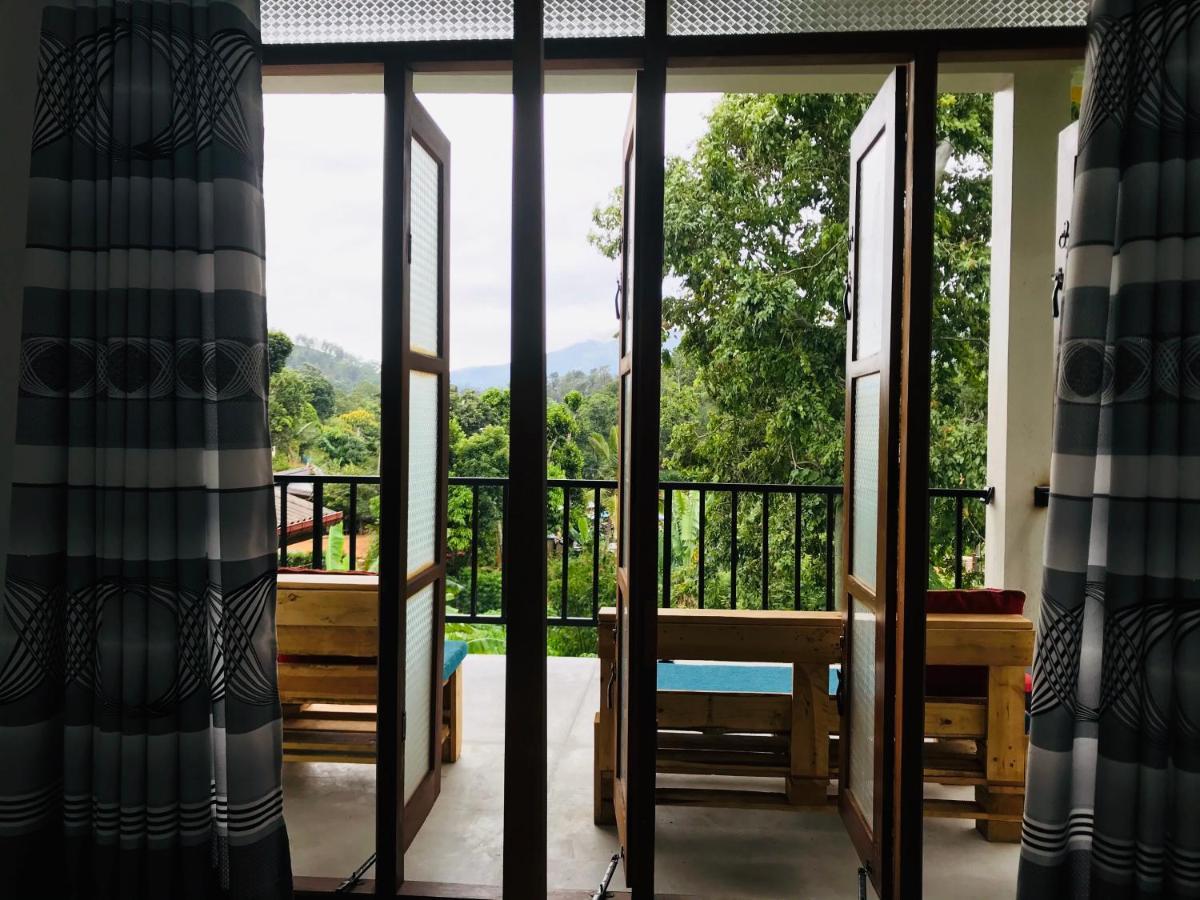 Montes Ella Bed & Breakfast Eksteriør bilde